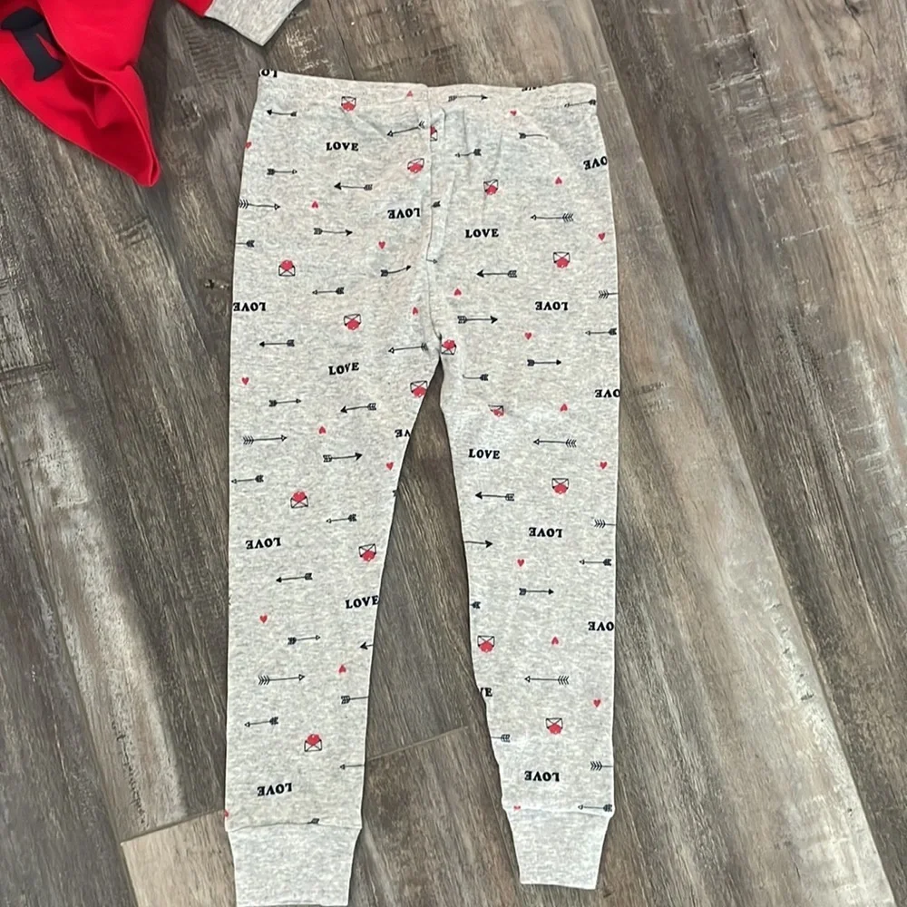 Carter’s Valentine’s Pajamas NEW
